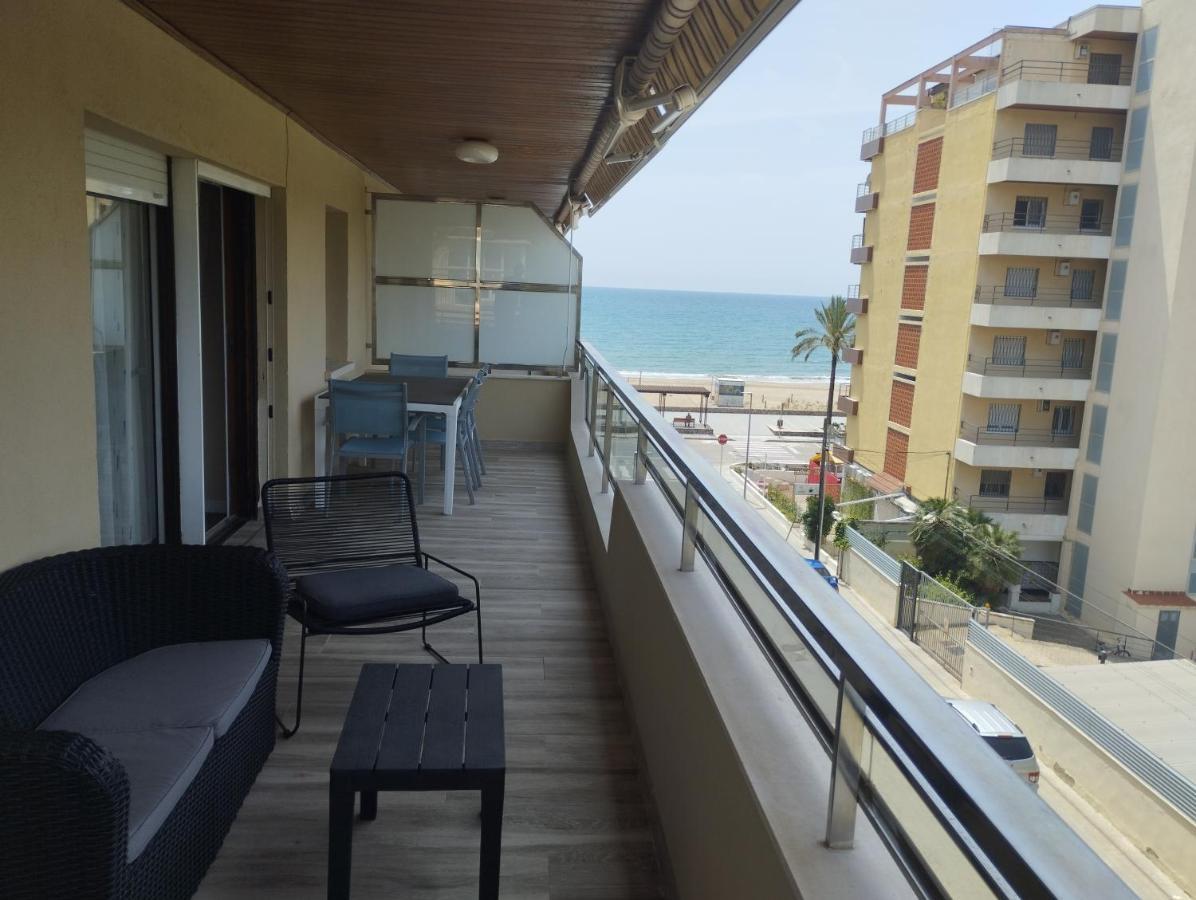 Atico Frente Al Mar Con Parking Para 5 Personas Apartment Calafell Bagian luar foto