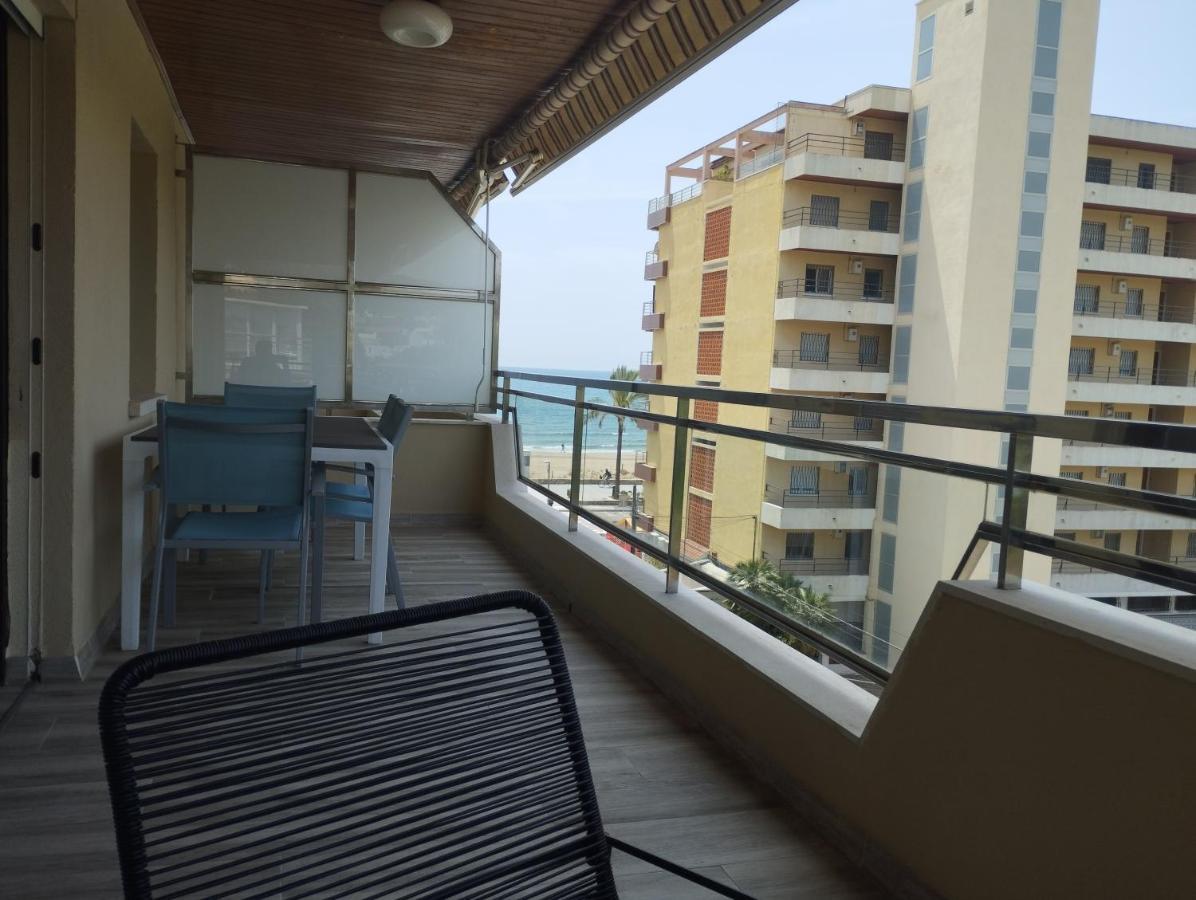 Atico Frente Al Mar Con Parking Para 5 Personas Apartment Calafell Bagian luar foto